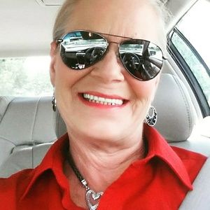 Meet your Posher, Sharon